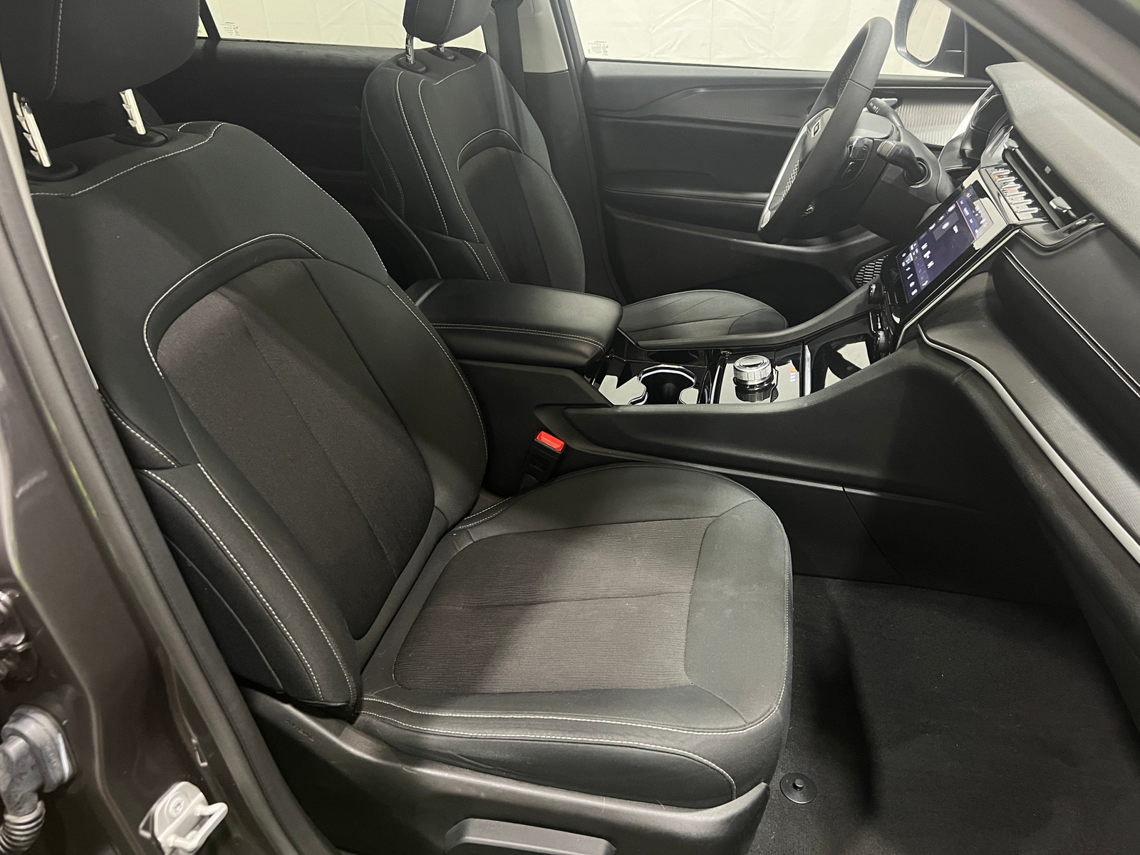 Thumbnail: 2023 Jeep Grand Cherokee L - 2