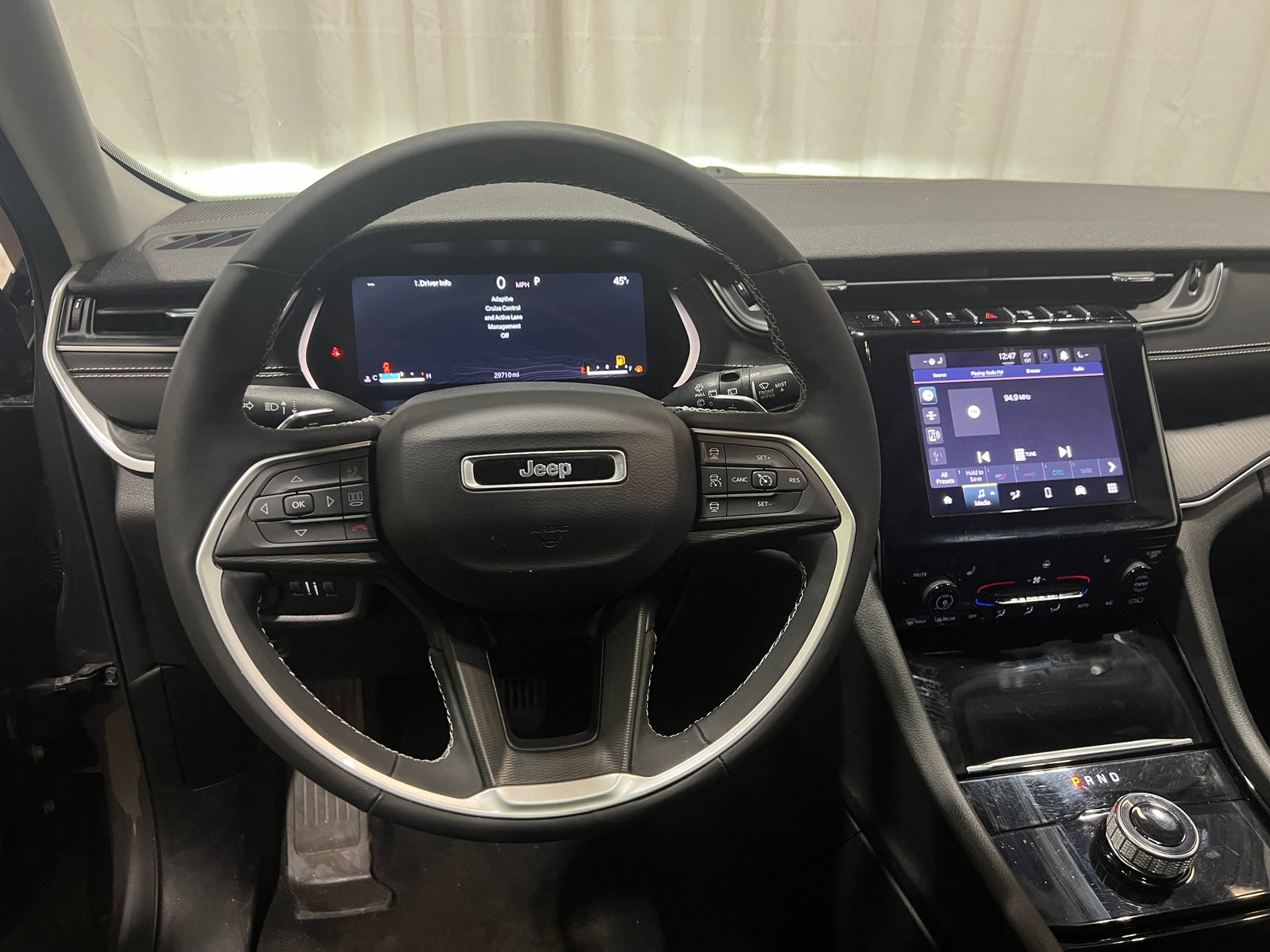 Thumbnail: 2023 Jeep Grand Cherokee L - 5