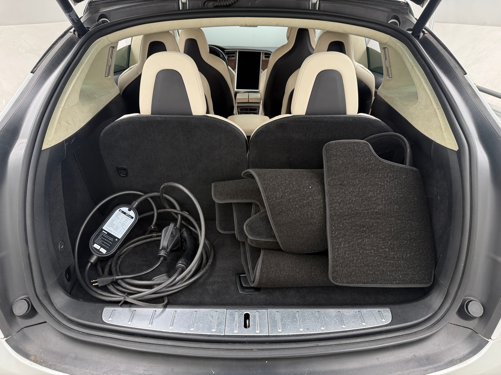 Thumbnail: 2017 Tesla Model X - 6