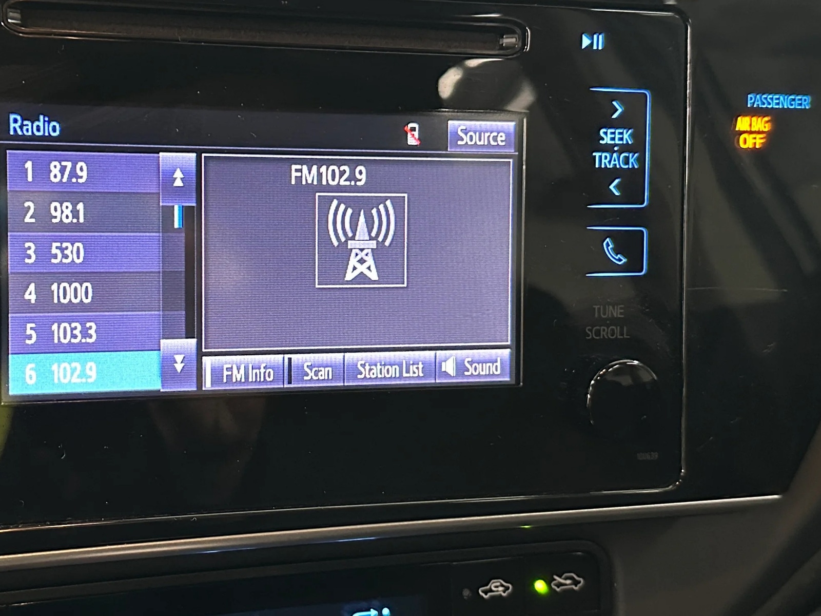 Thumbnail: 2019 Toyota Corolla - 4