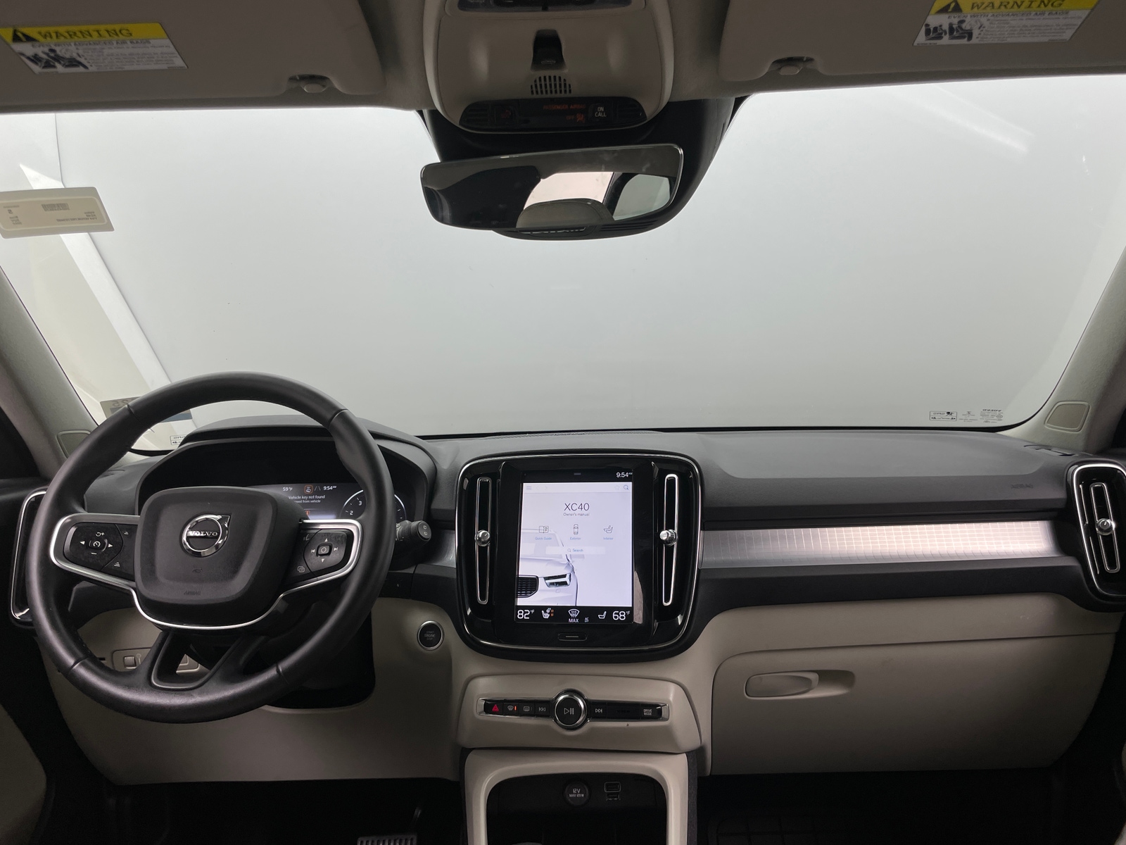 Thumbnail: 2022 Volvo XC40 - 2