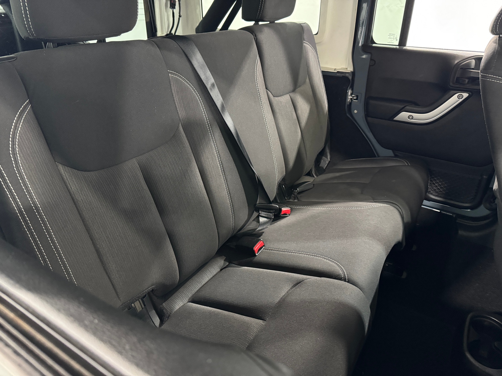 Thumbnail: 2015 Jeep Wrangler - 6