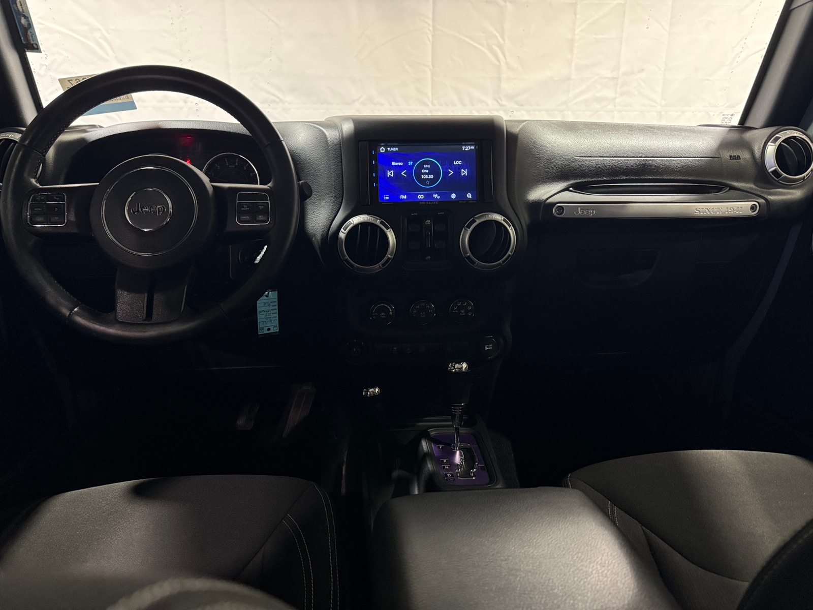 Thumbnail: 2015 Jeep Wrangler - 3