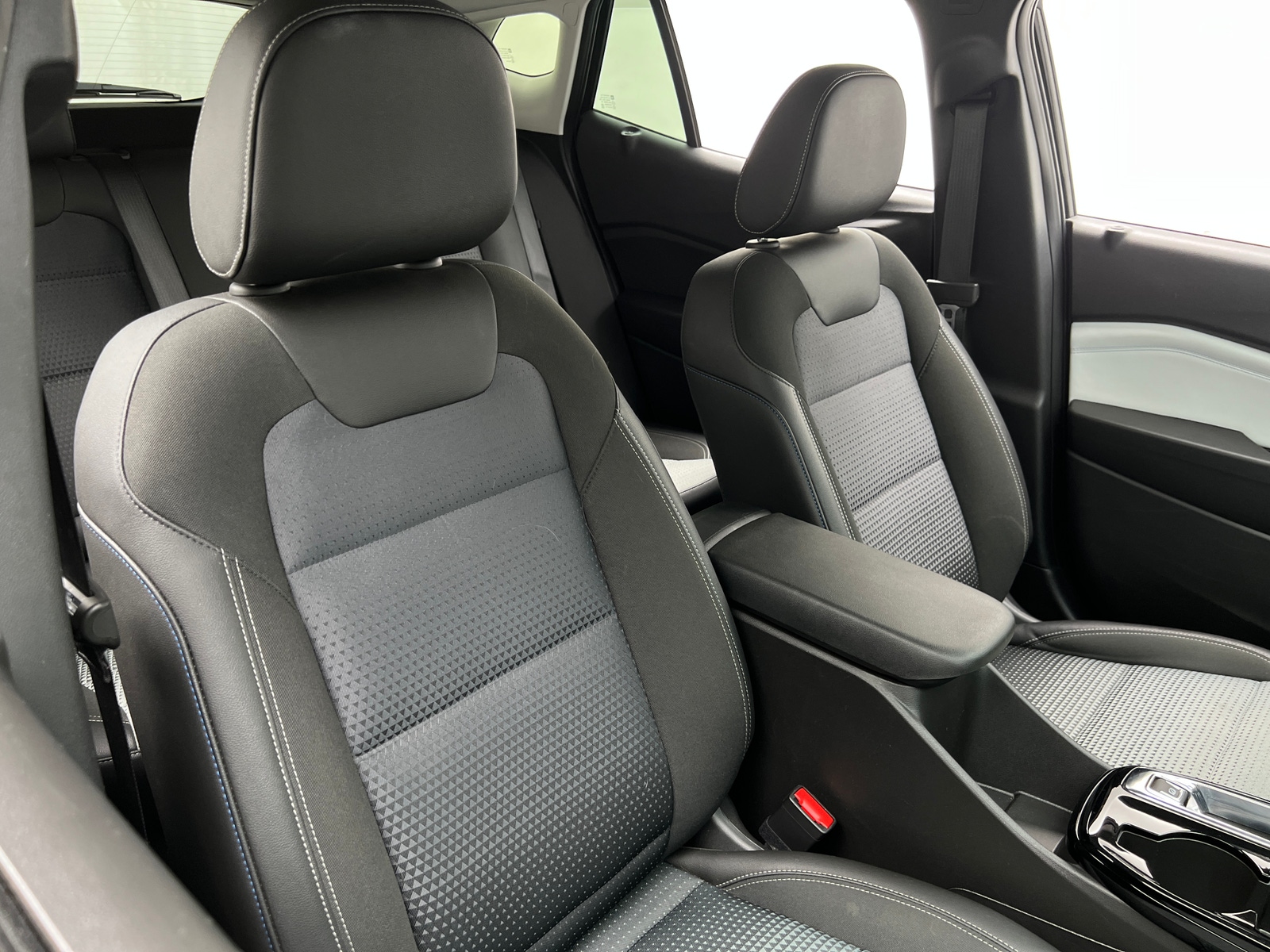 Thumbnail: 2025 Chevrolet Trax - 2