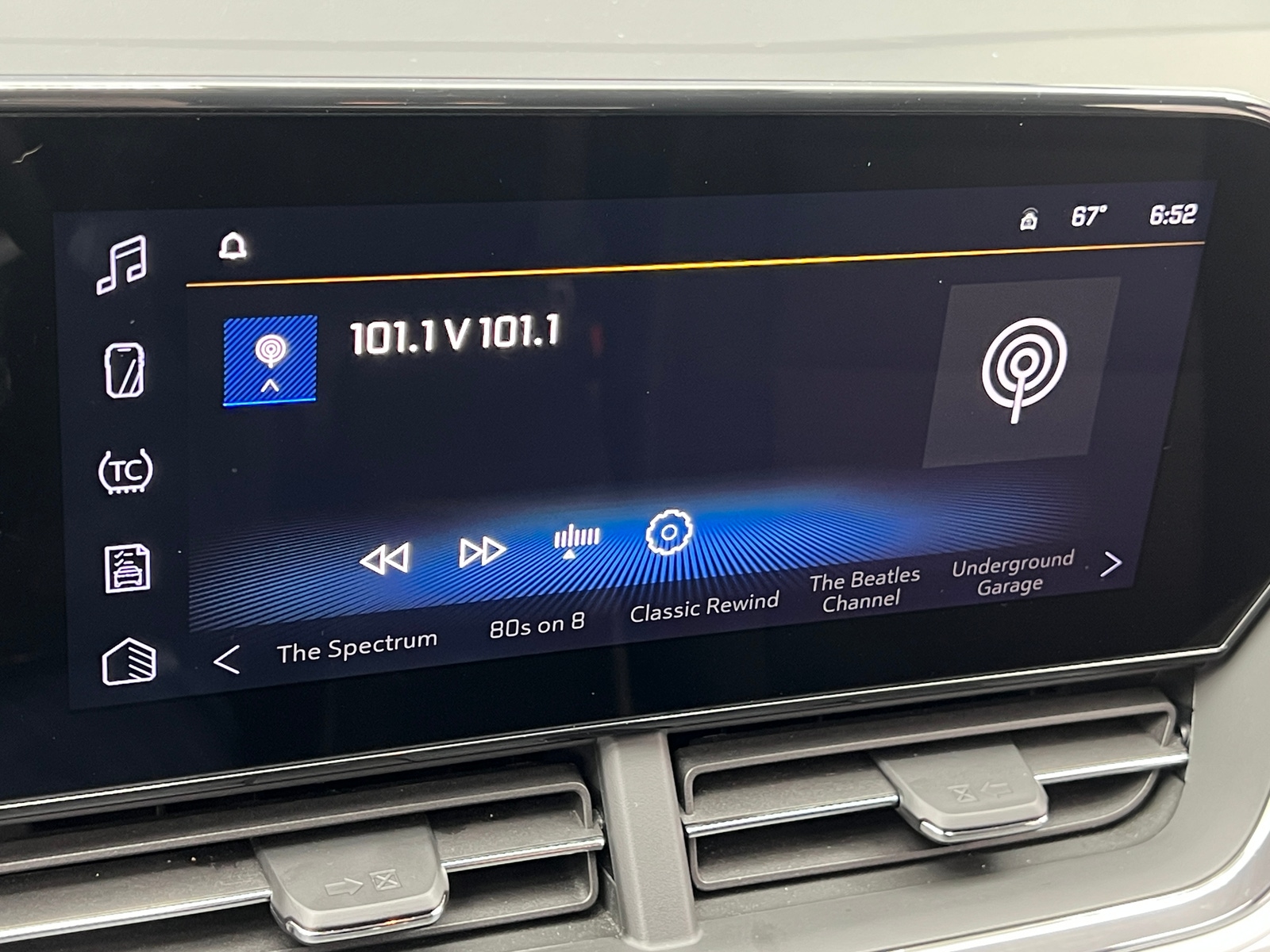 Thumbnail: 2025 Chevrolet Trax - 4