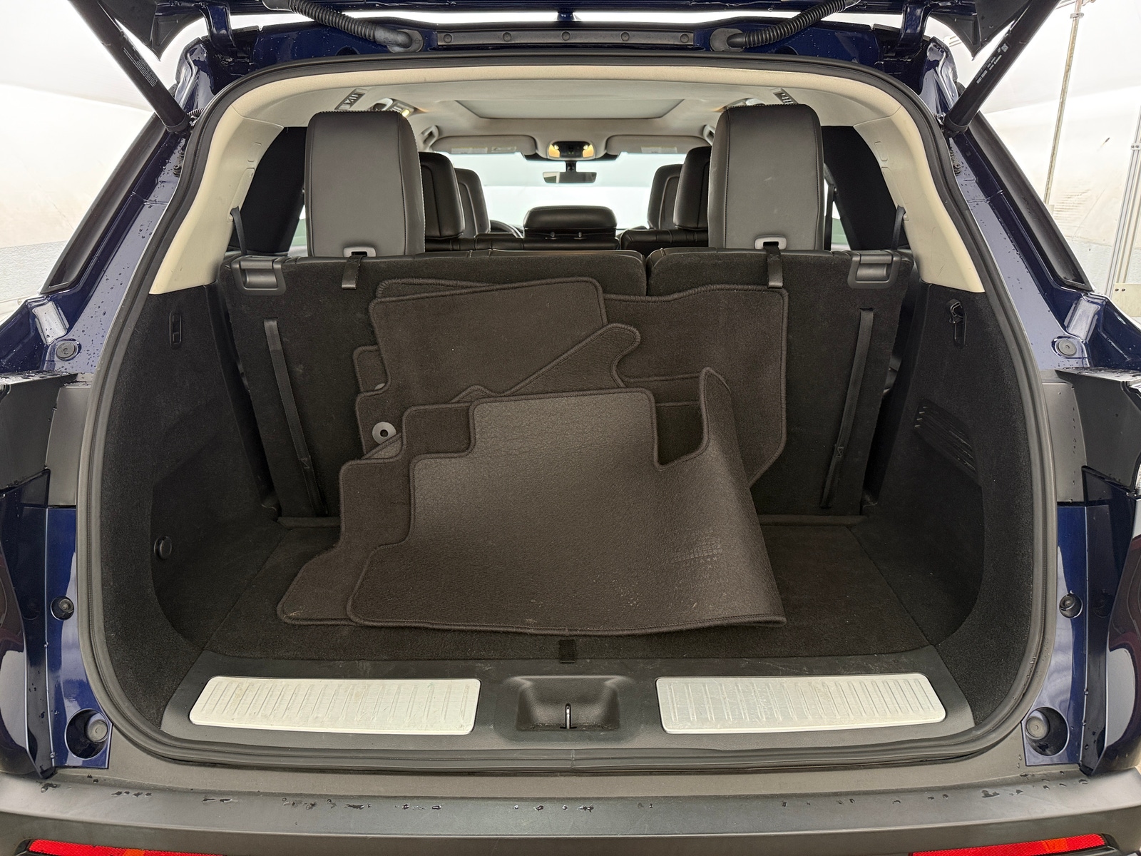 Thumbnail: 2023 INFINITI QX60 - 6