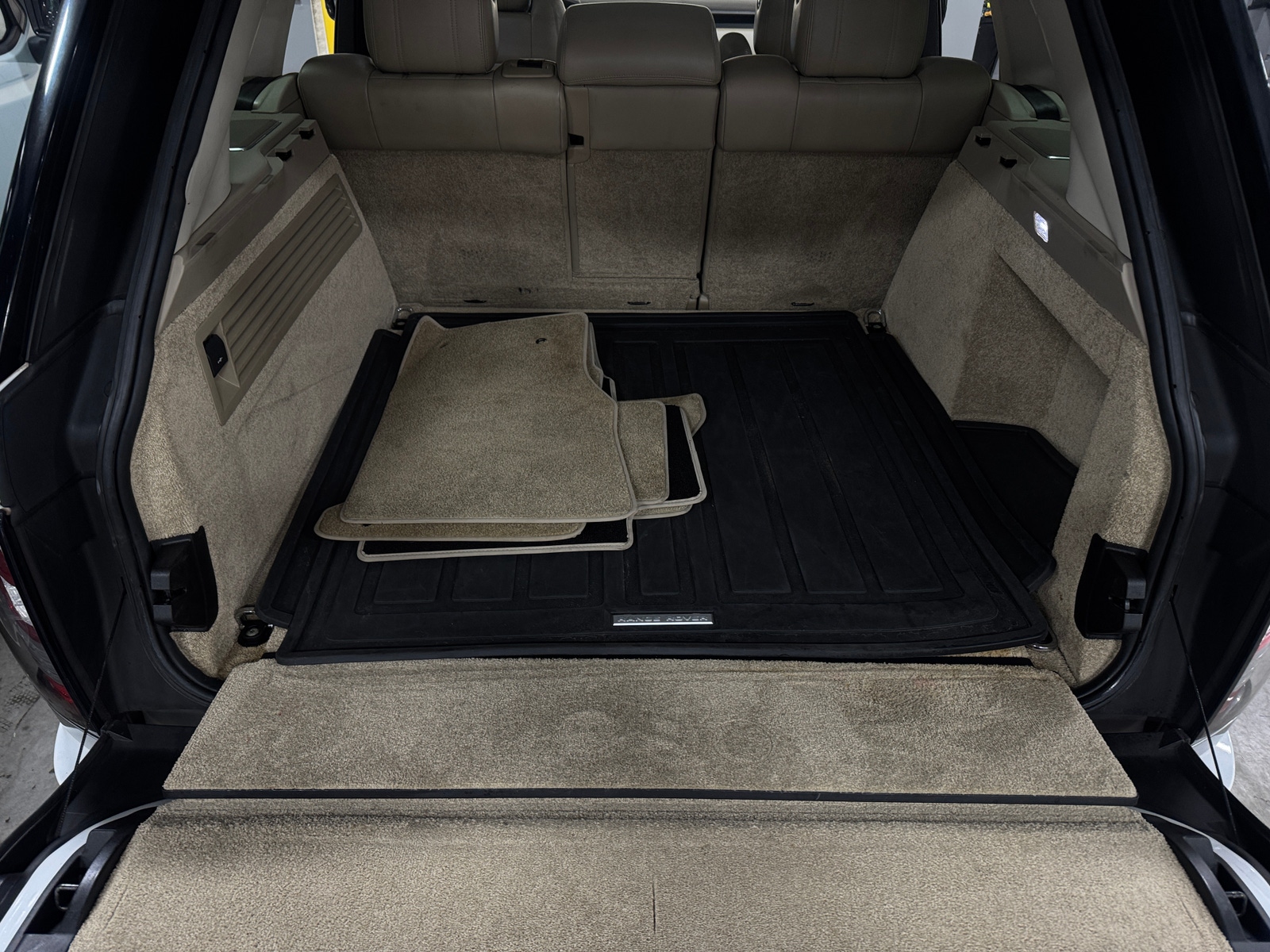 Thumbnail: 2017 Land Rover Range Rover - 6