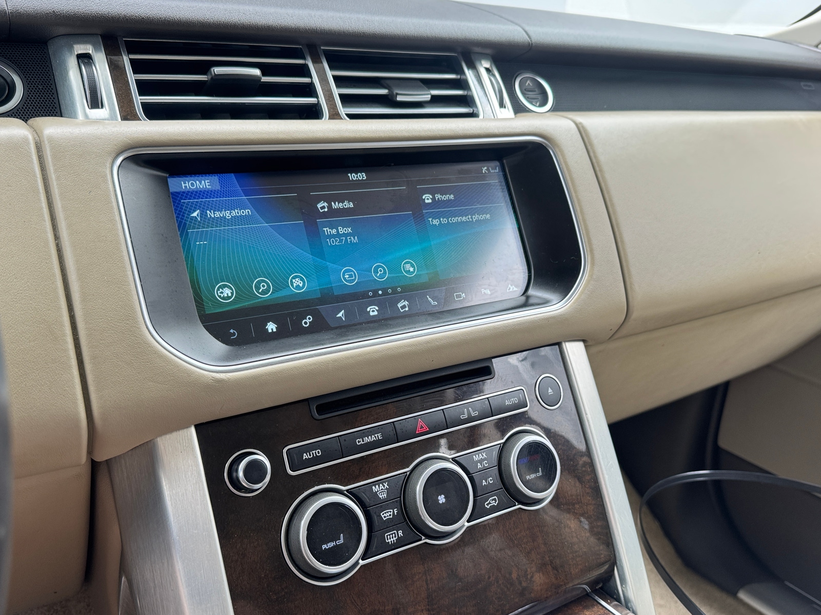 Thumbnail: 2017 Land Rover Range Rover - 3