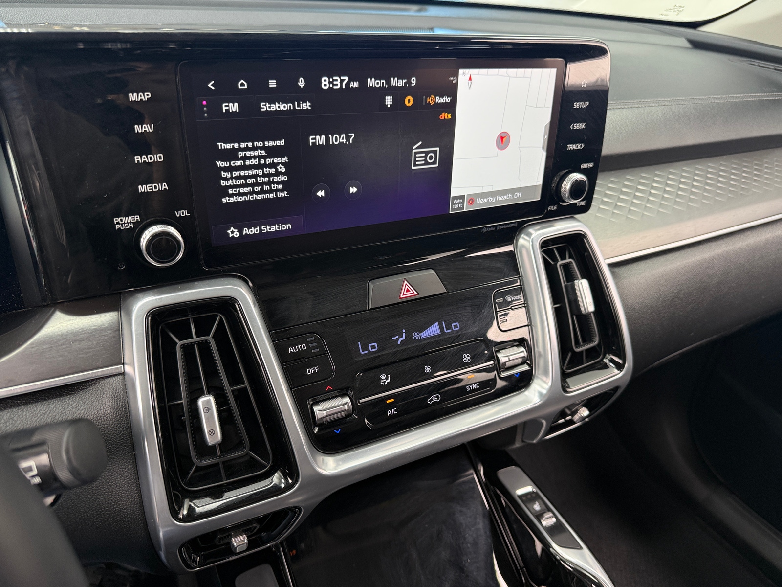 Thumbnail: 2023 Kia Sorento - 3