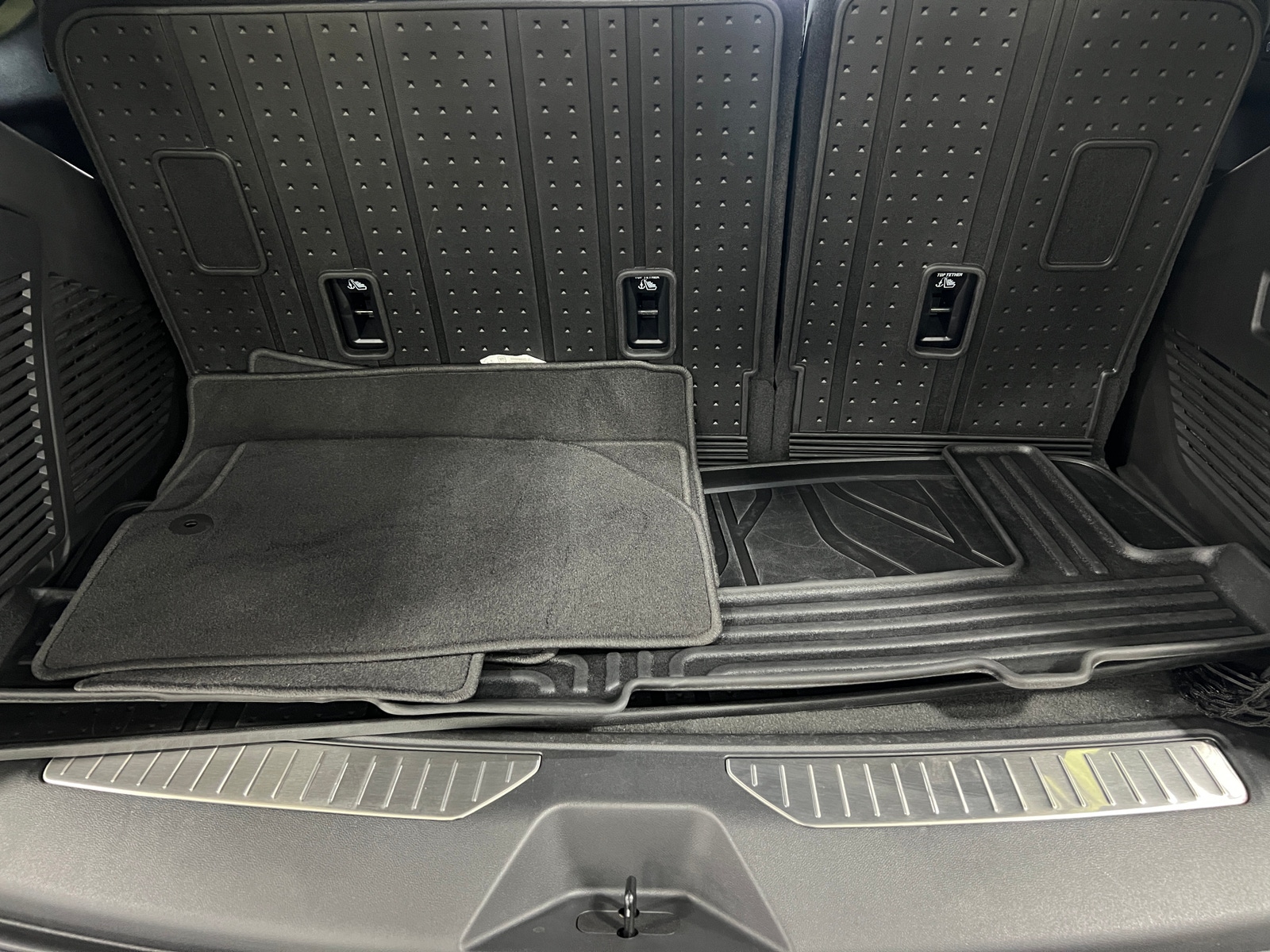 Thumbnail: 2025 Chevrolet Tahoe - 6