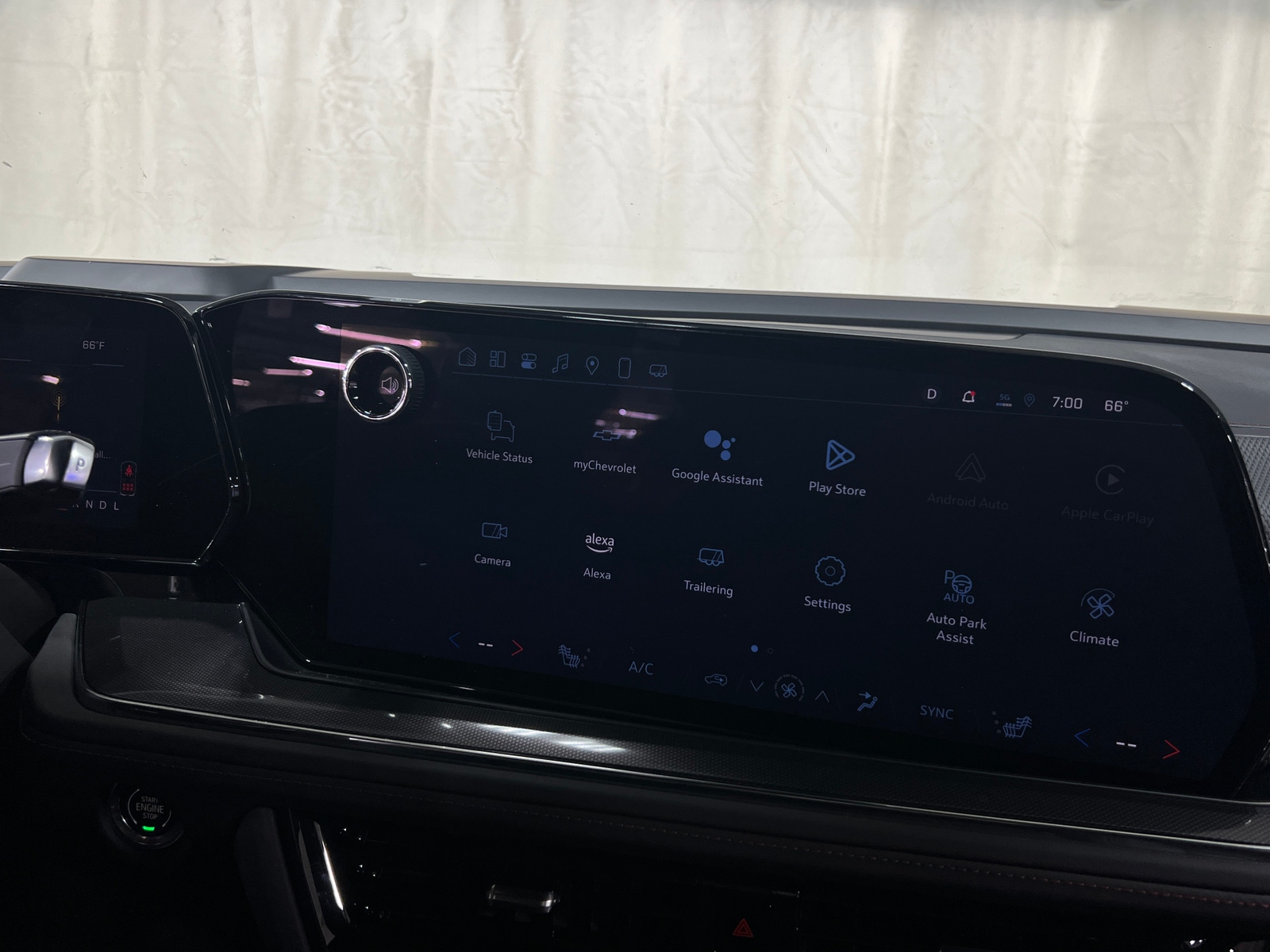 Thumbnail: 2025 Chevrolet Tahoe - 3