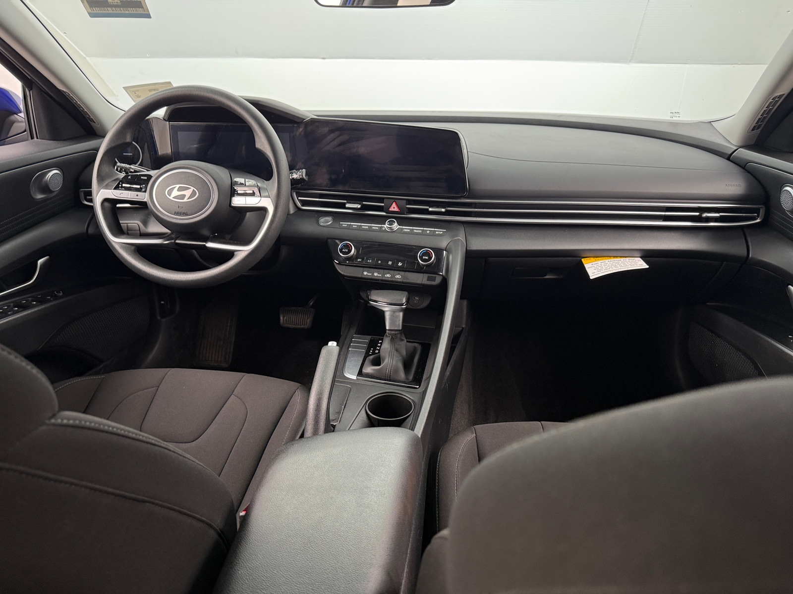 Thumbnail: 2024 Hyundai Elantra - 3