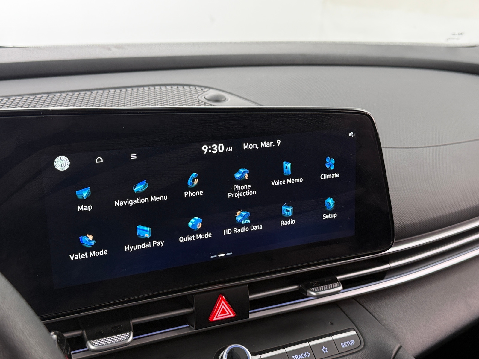 Thumbnail: 2024 Hyundai Elantra - 4