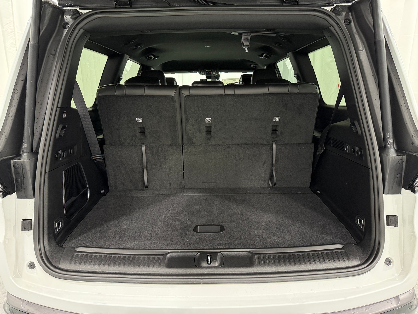 Thumbnail: 2026 Jeep Grand Wagoneer - 6