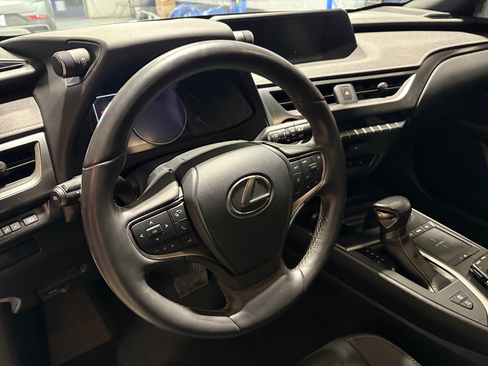 Thumbnail: 2021 Lexus UX - 4