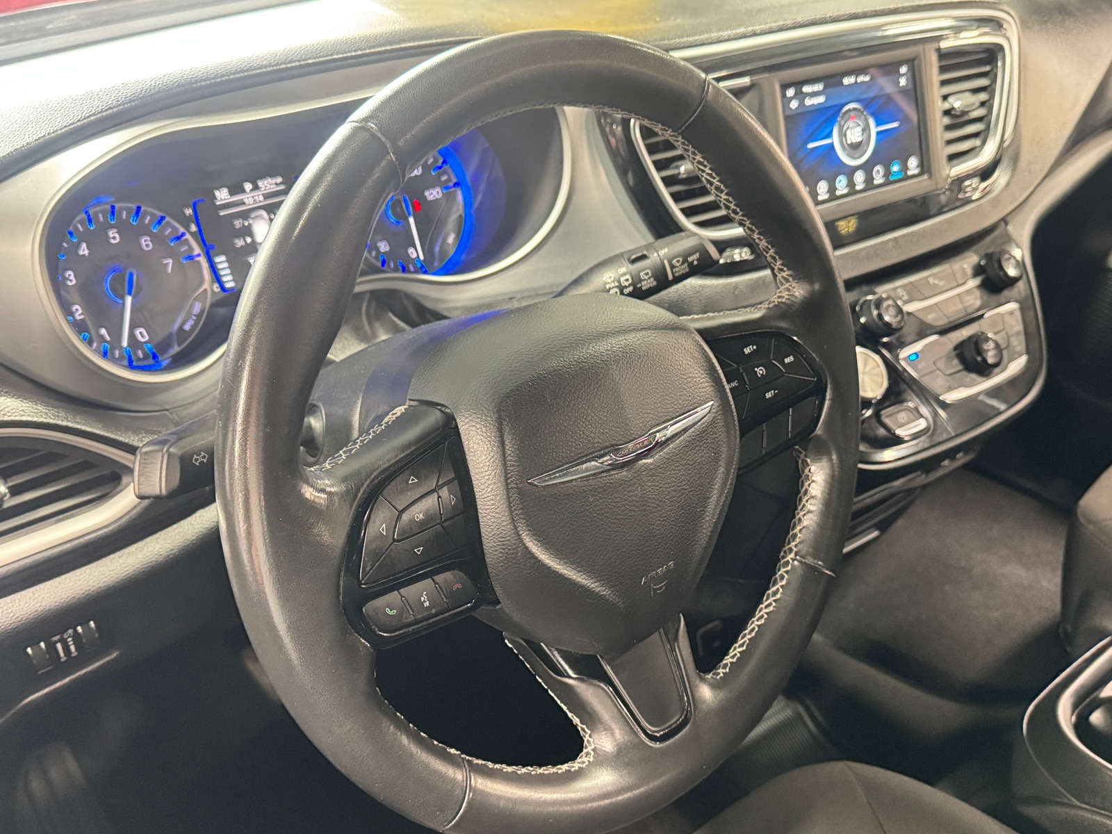 Thumbnail: 2020 Chrysler Pacifica - 5