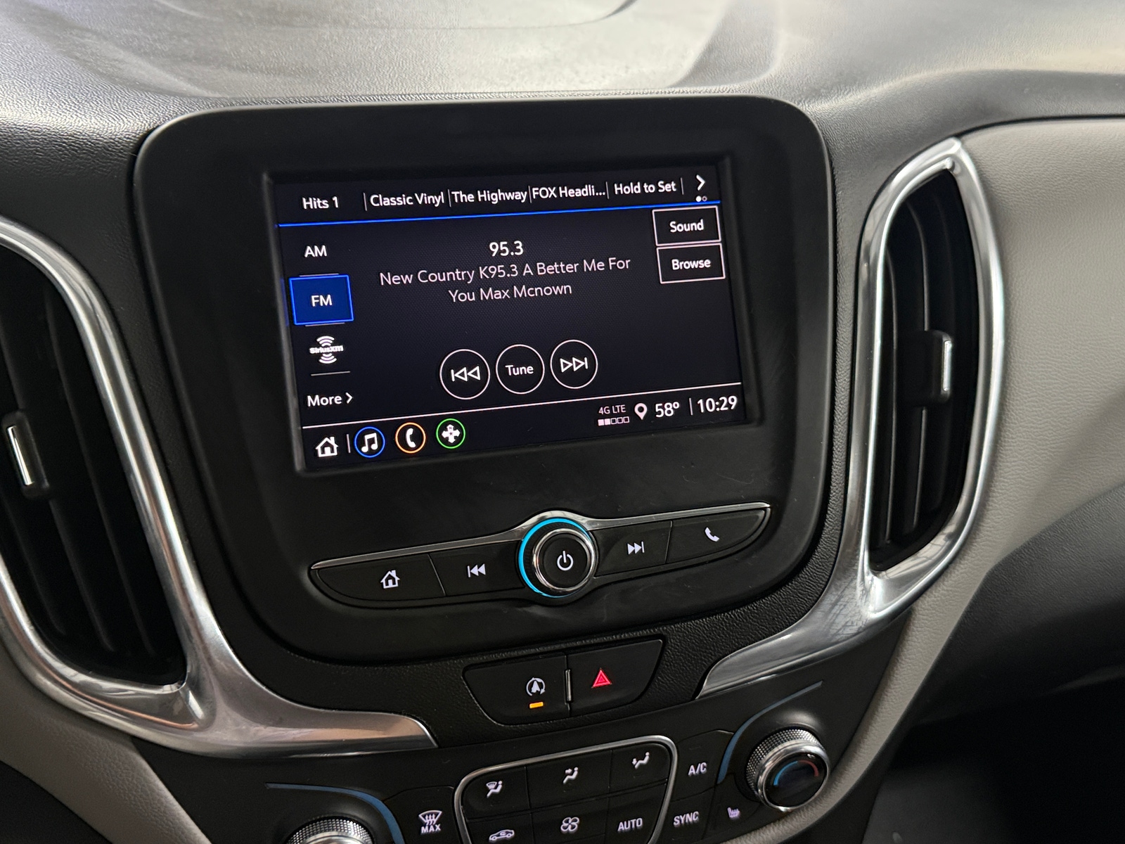 Thumbnail: 2022 Chevrolet Equinox - 4