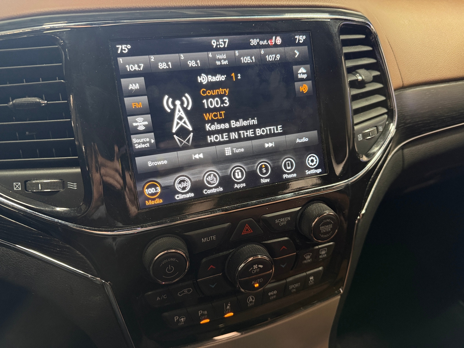 Thumbnail: 2021 Jeep Grand Cherokee - 3