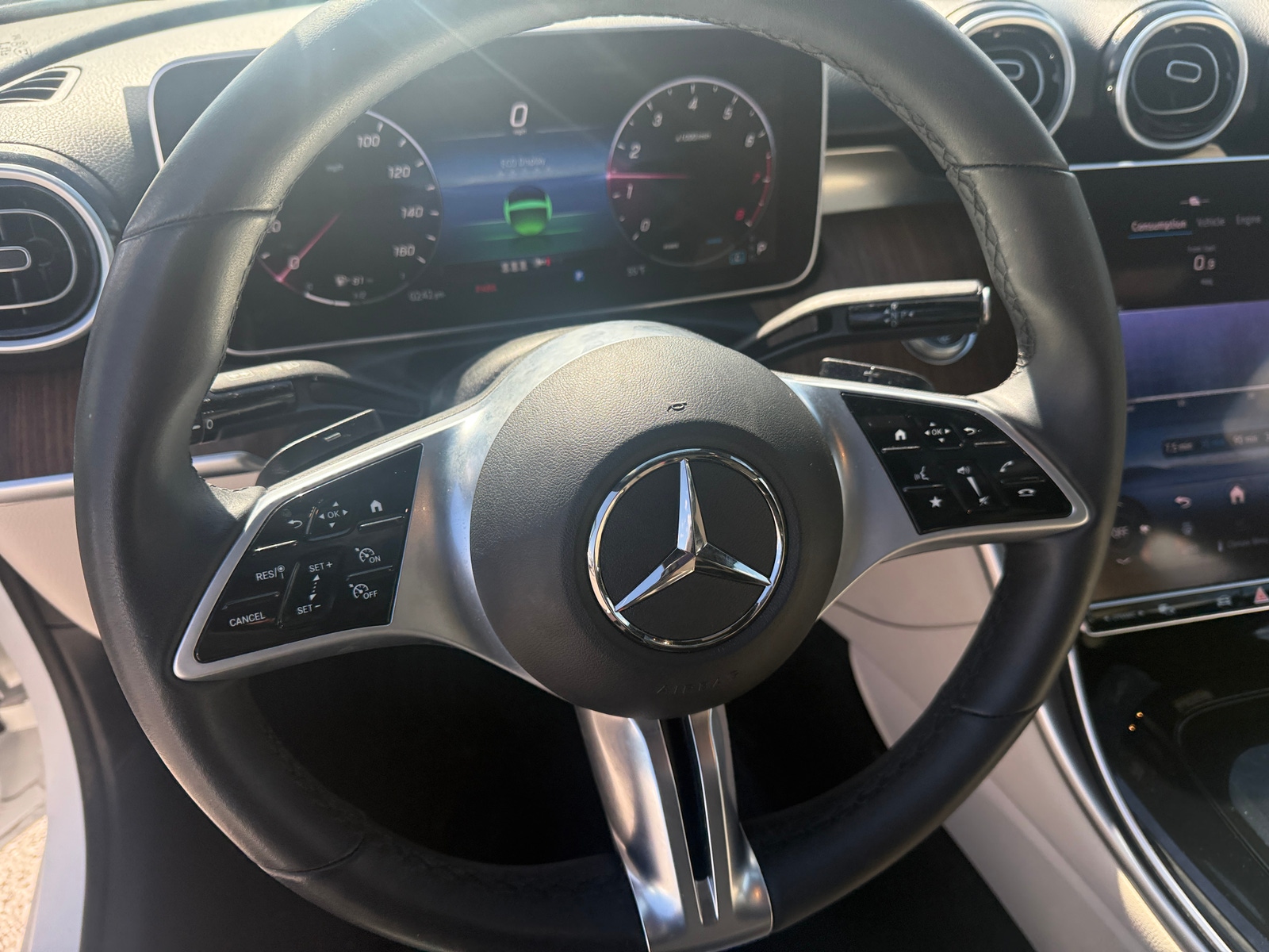 Thumbnail: 2023 Mercedes-Benz C-Class - 4