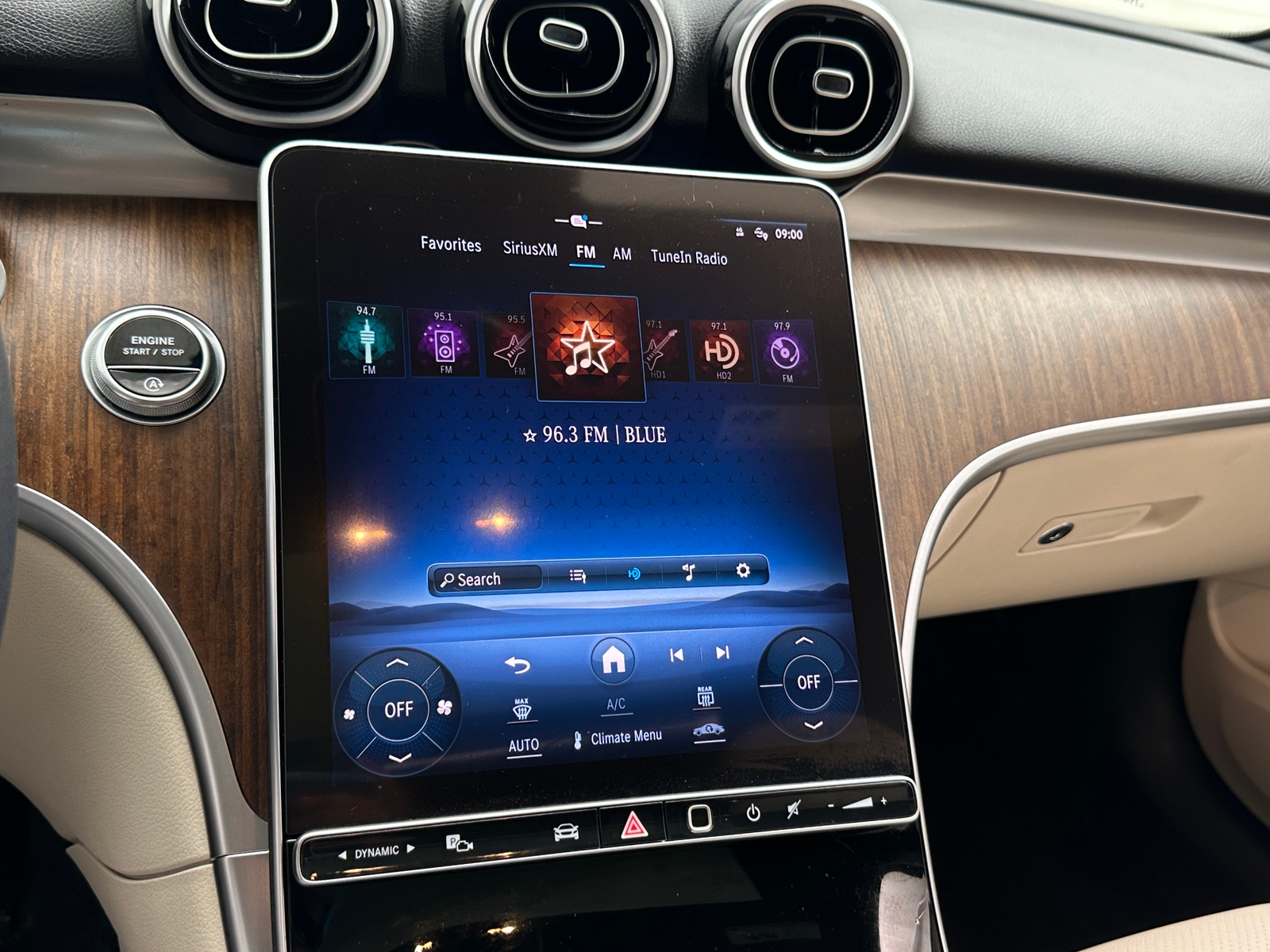 Thumbnail: 2023 Mercedes-Benz C-Class - 3