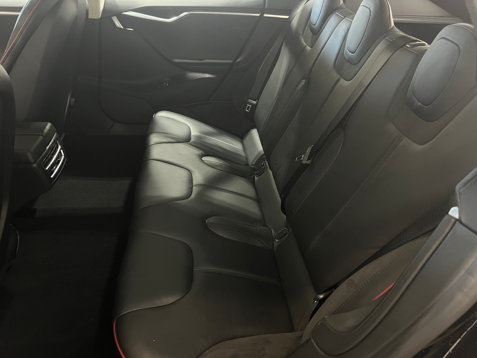 Thumbnail: 2012 Tesla Model S - 5