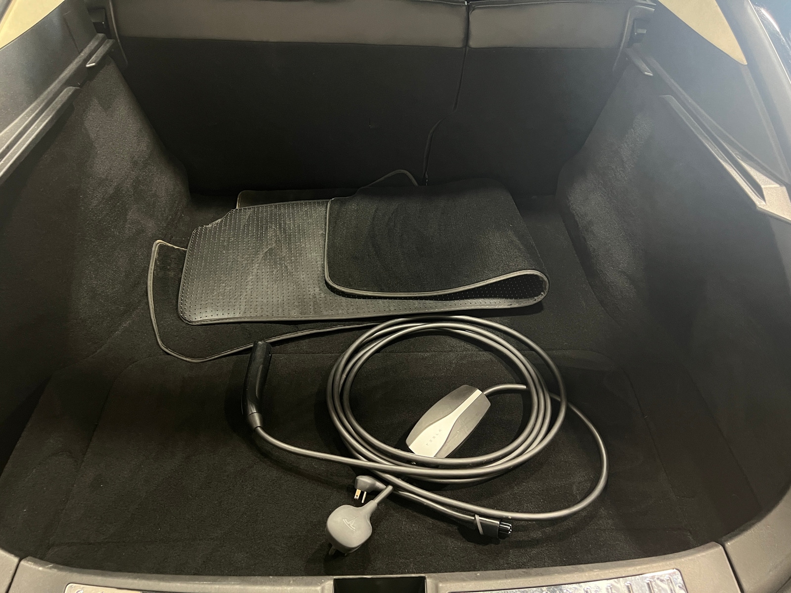 Thumbnail: 2012 Tesla Model S - 6