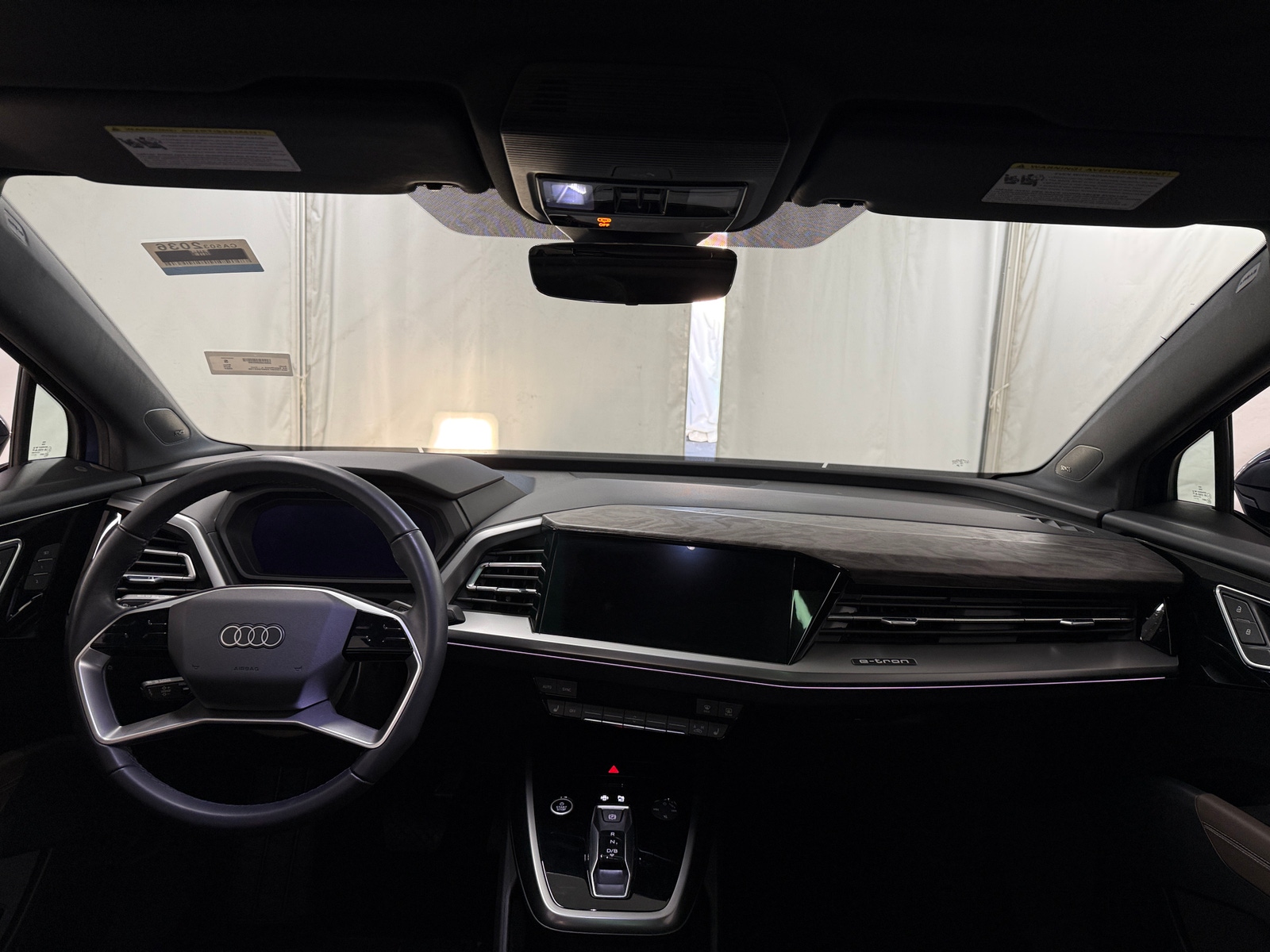 Thumbnail: 2022 Audi Q4 e-tron - 2