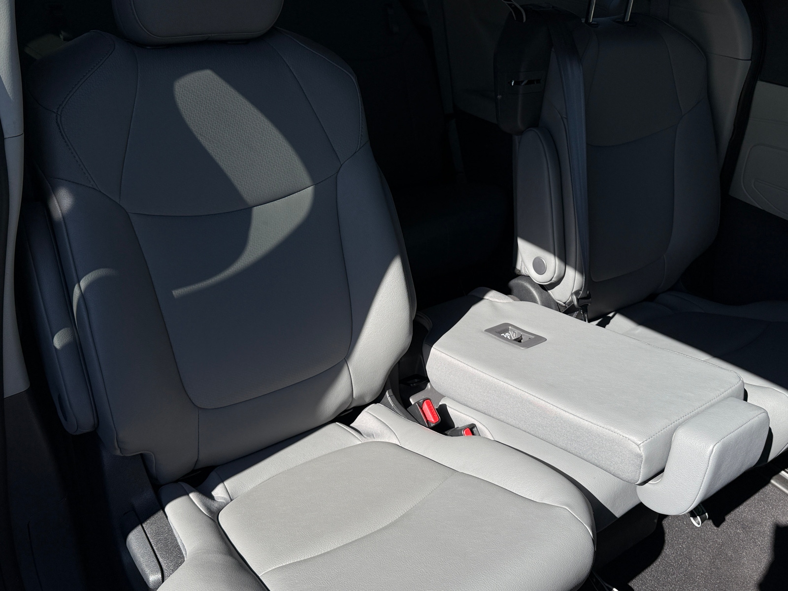 Thumbnail: 2024 Toyota Sienna - 5