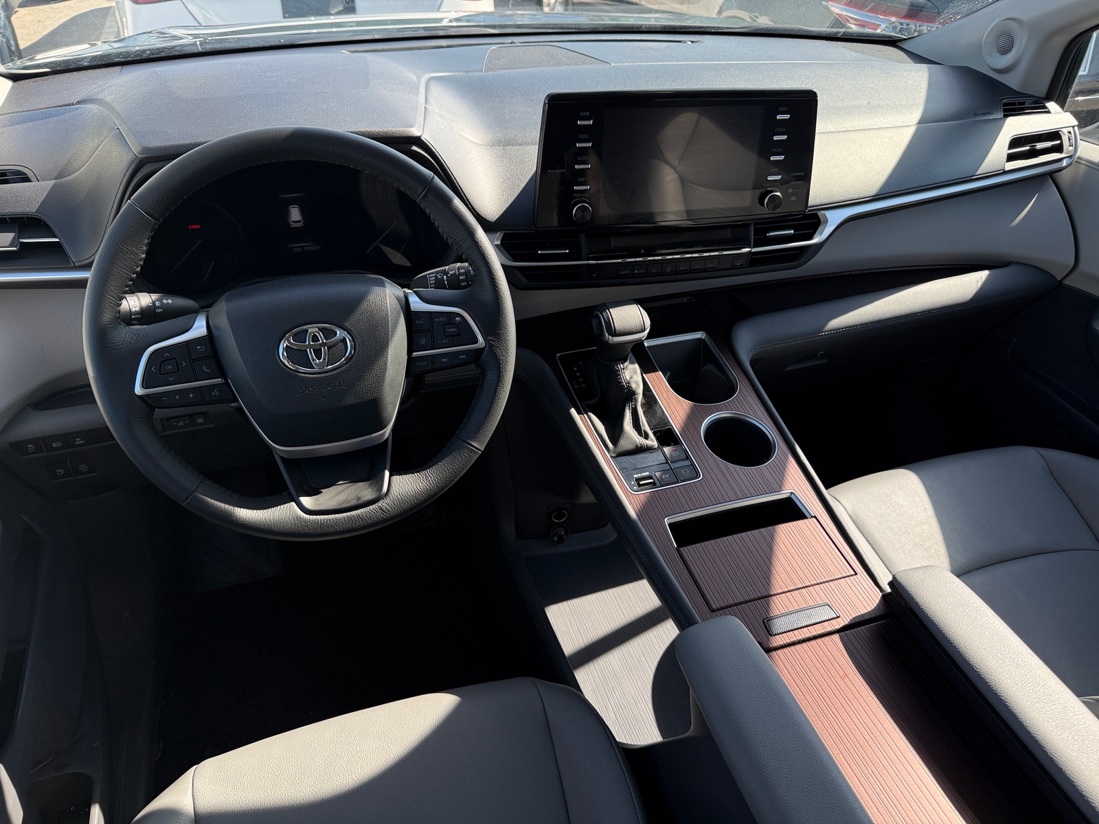 Thumbnail: 2024 Toyota Sienna - 2