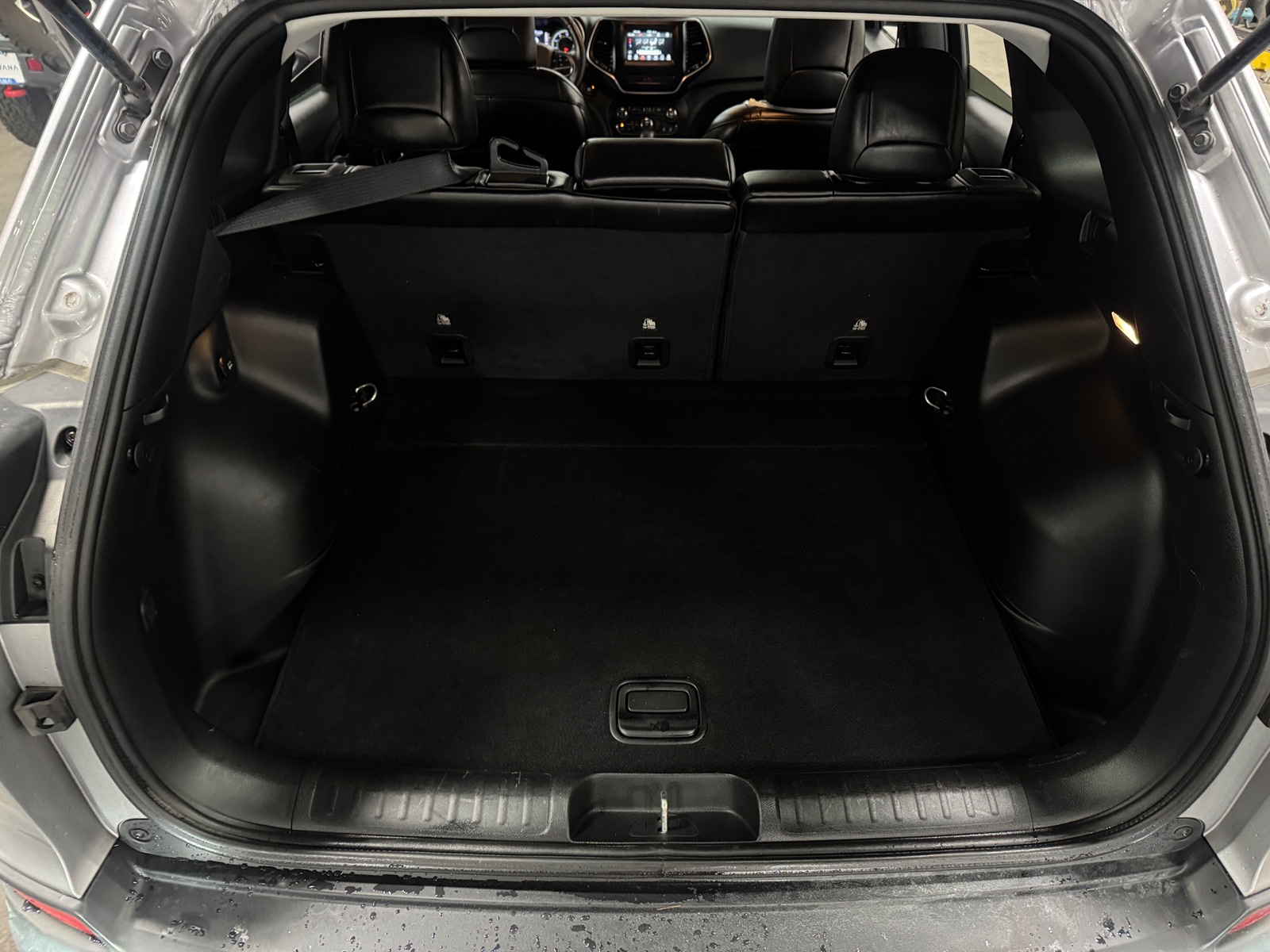 Thumbnail: 2019 Jeep Cherokee - 7