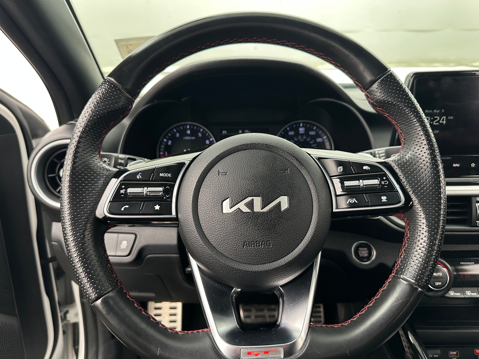 Thumbnail: 2024 Kia Forte - 4