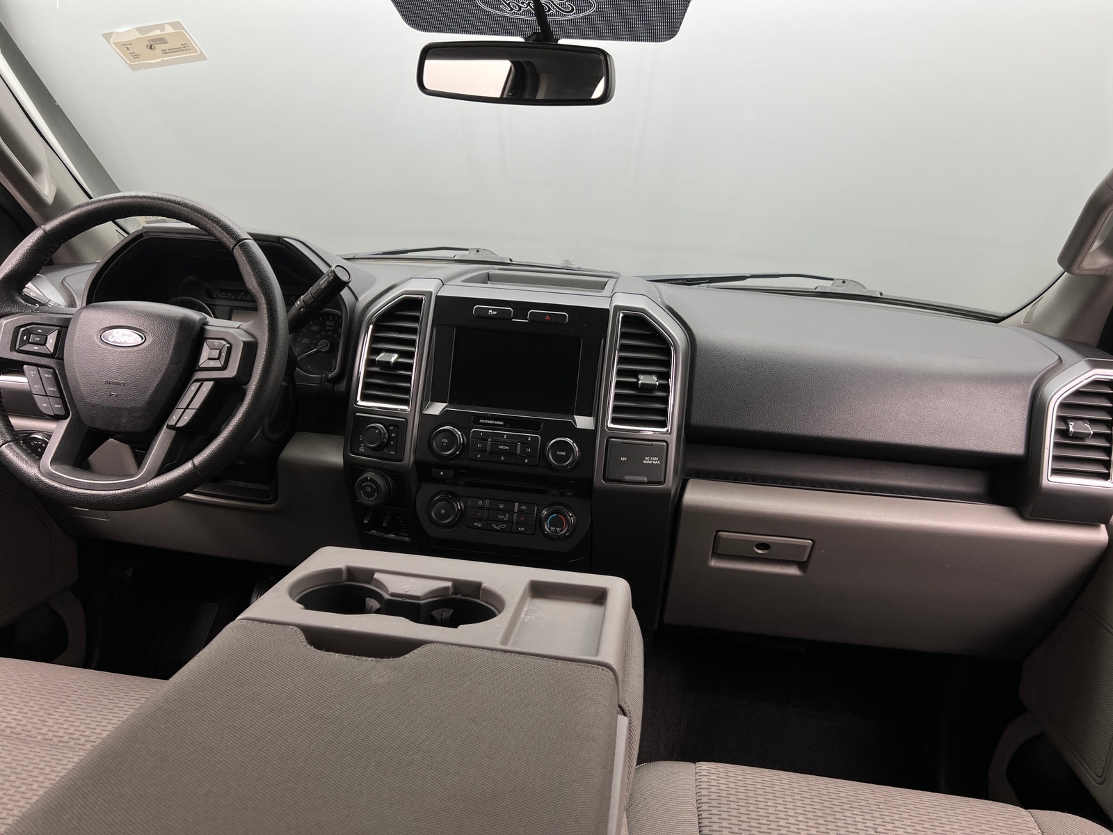 Thumbnail: 2016 Ford Econoline - 3