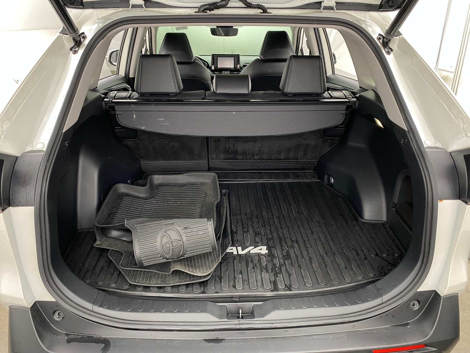 Thumbnail: 2022 Toyota RAV4 - 6