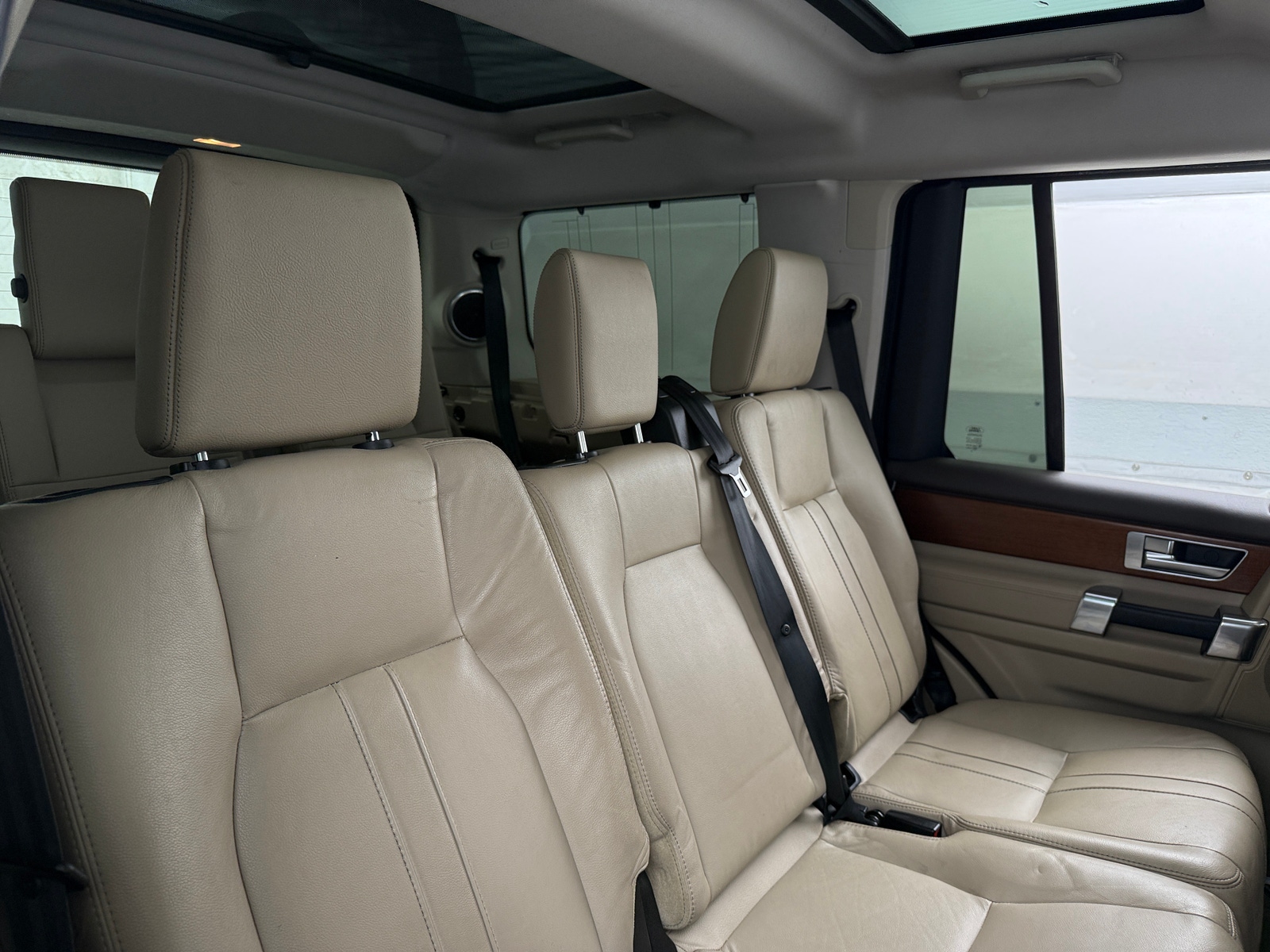 Thumbnail: 2016 Land Rover LR4 - 5