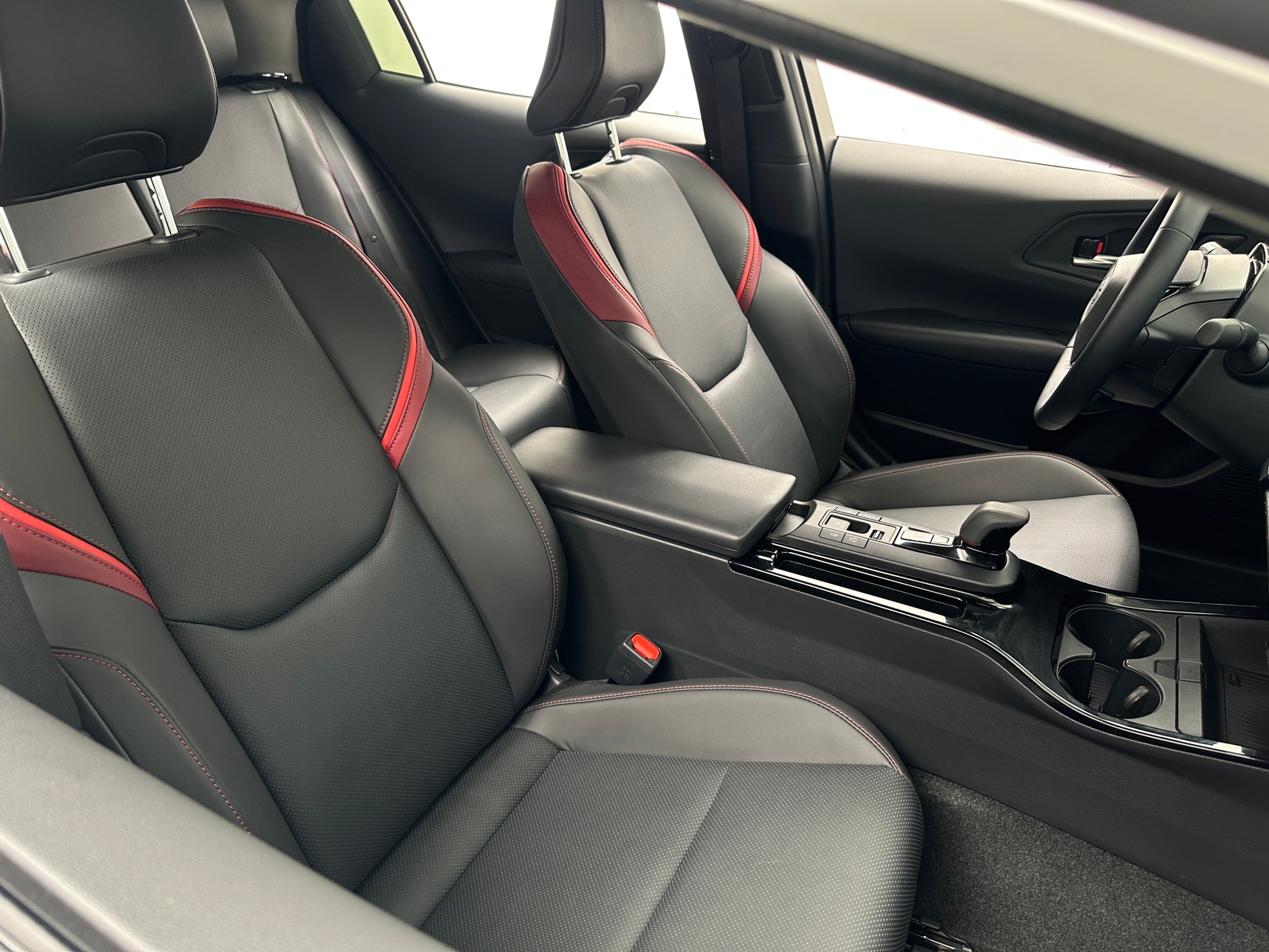 Thumbnail: 2025 Toyota Prius - 2