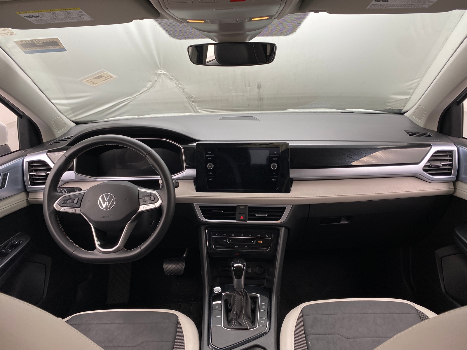 Thumbnail: 2025 Volkswagen Taos - 2