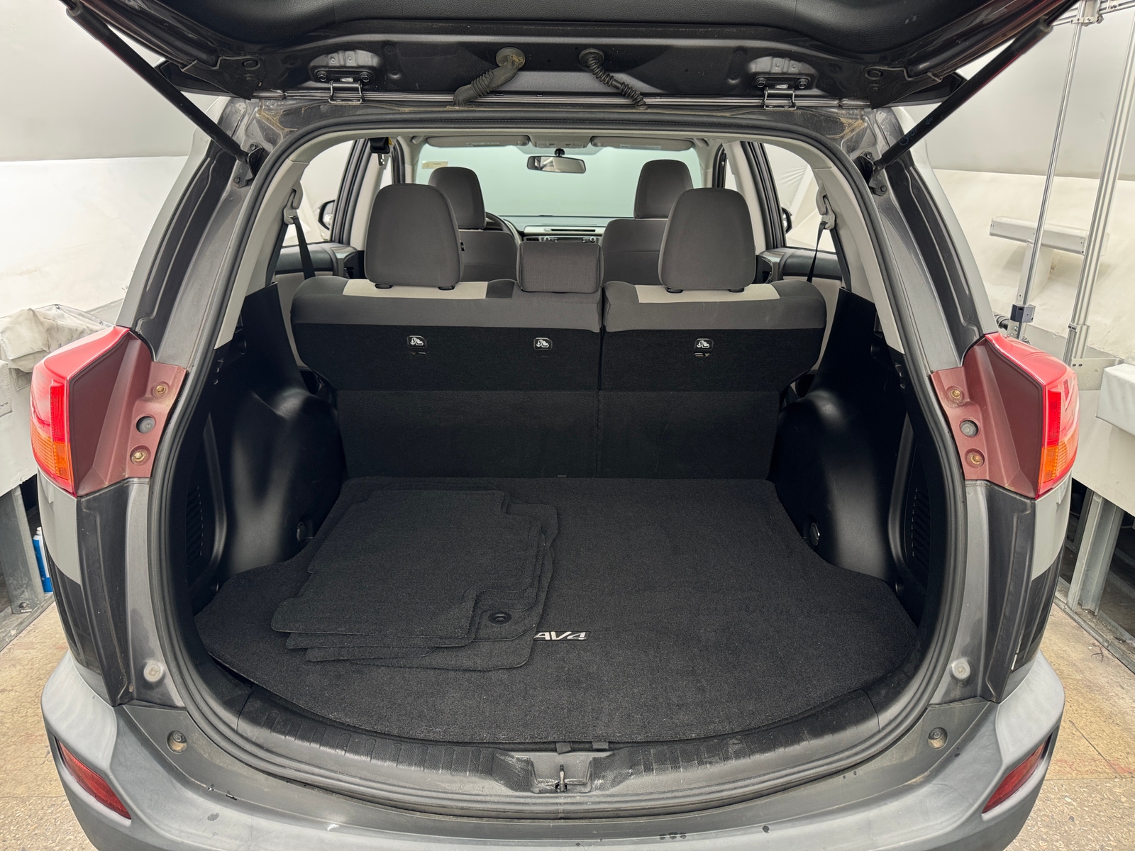 Thumbnail: 2014 Toyota RAV4 - 7