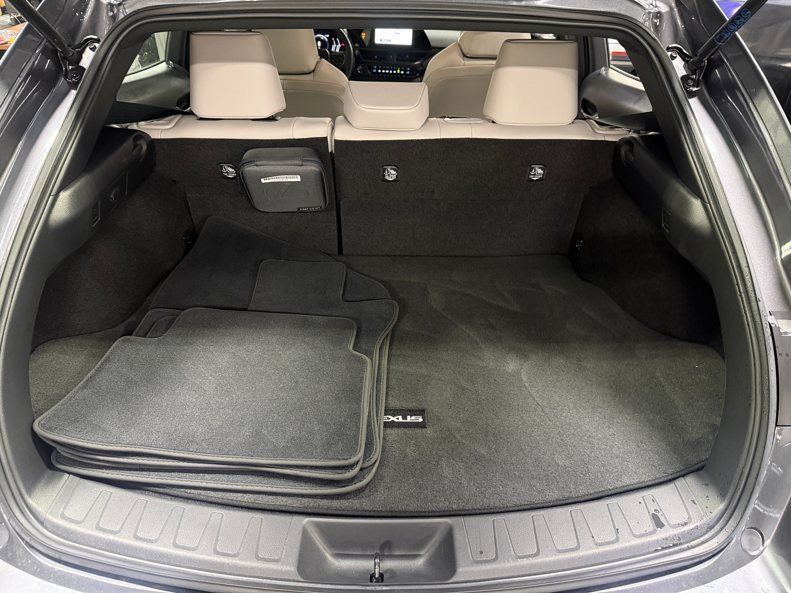 Thumbnail: 2025 Lexus UX - 6