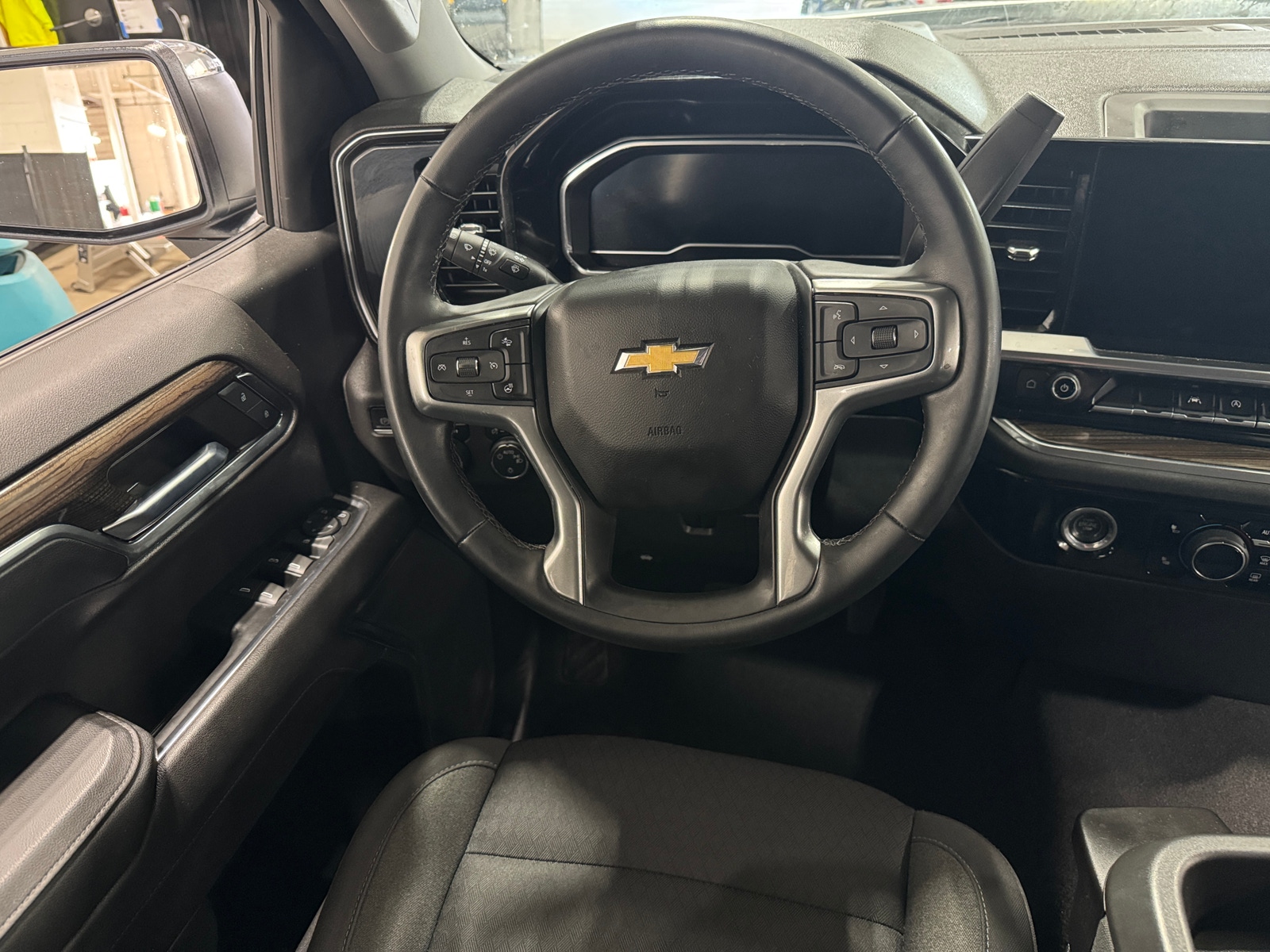 Thumbnail: 2023 Chevrolet Silverado 1500 - 5