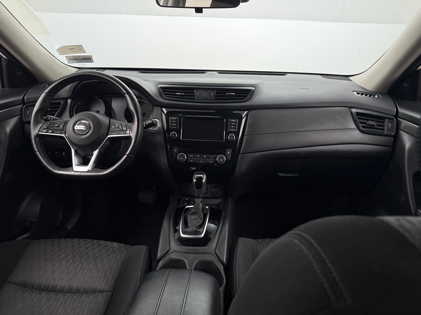 Thumbnail: 2019 Nissan Rogue - 3