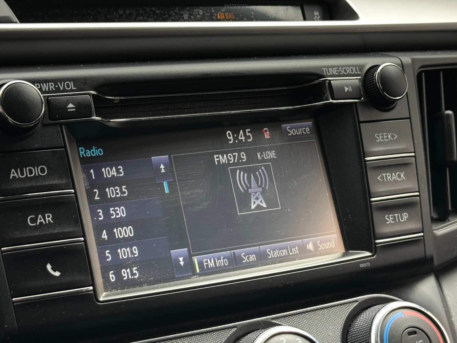 Thumbnail: 2017 Toyota RAV4 - 4