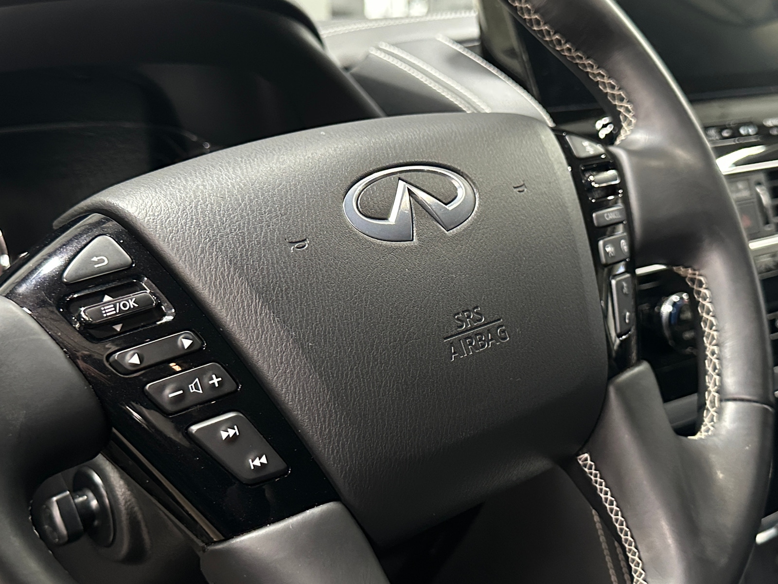 Thumbnail: 2023 INFINITI QX80 - 4