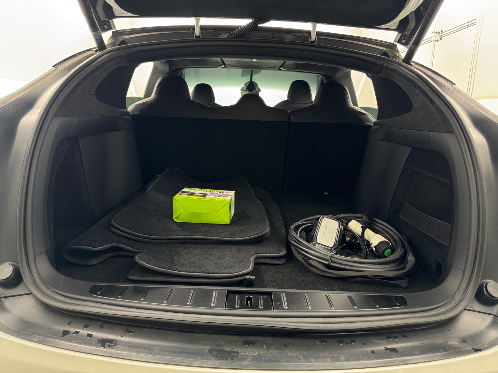 Thumbnail: 2024 Tesla Model X - 6