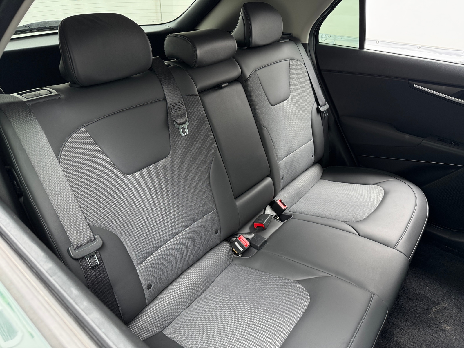 Thumbnail: 2024 Kia Niro - 5