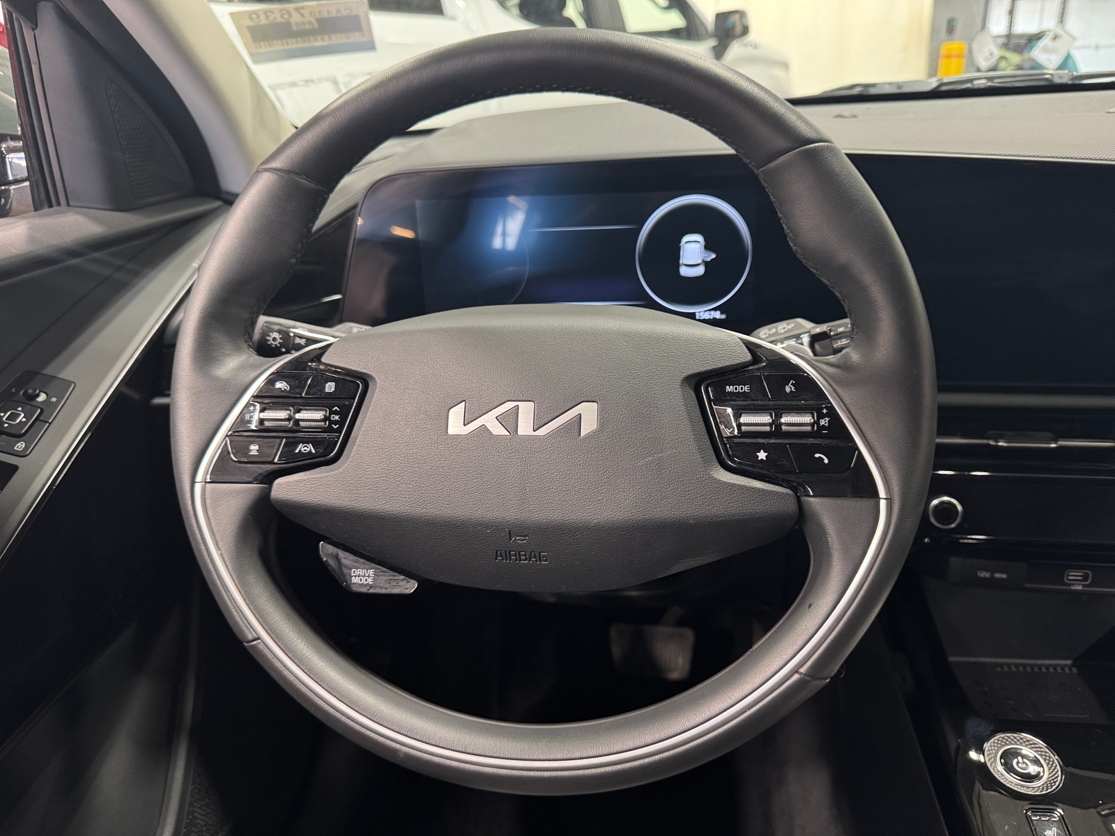 Thumbnail: 2024 Kia Niro - 4