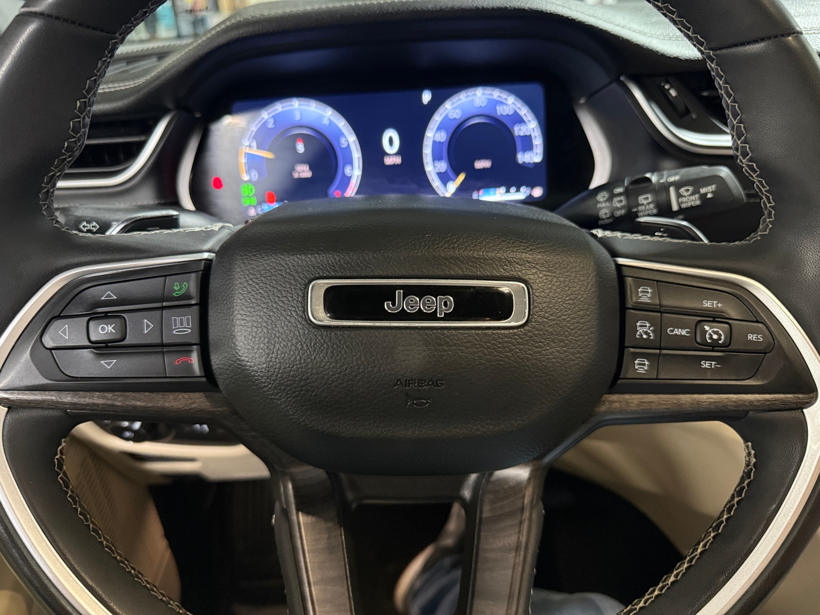 Thumbnail: 2023 Jeep Grand Cherokee - 4