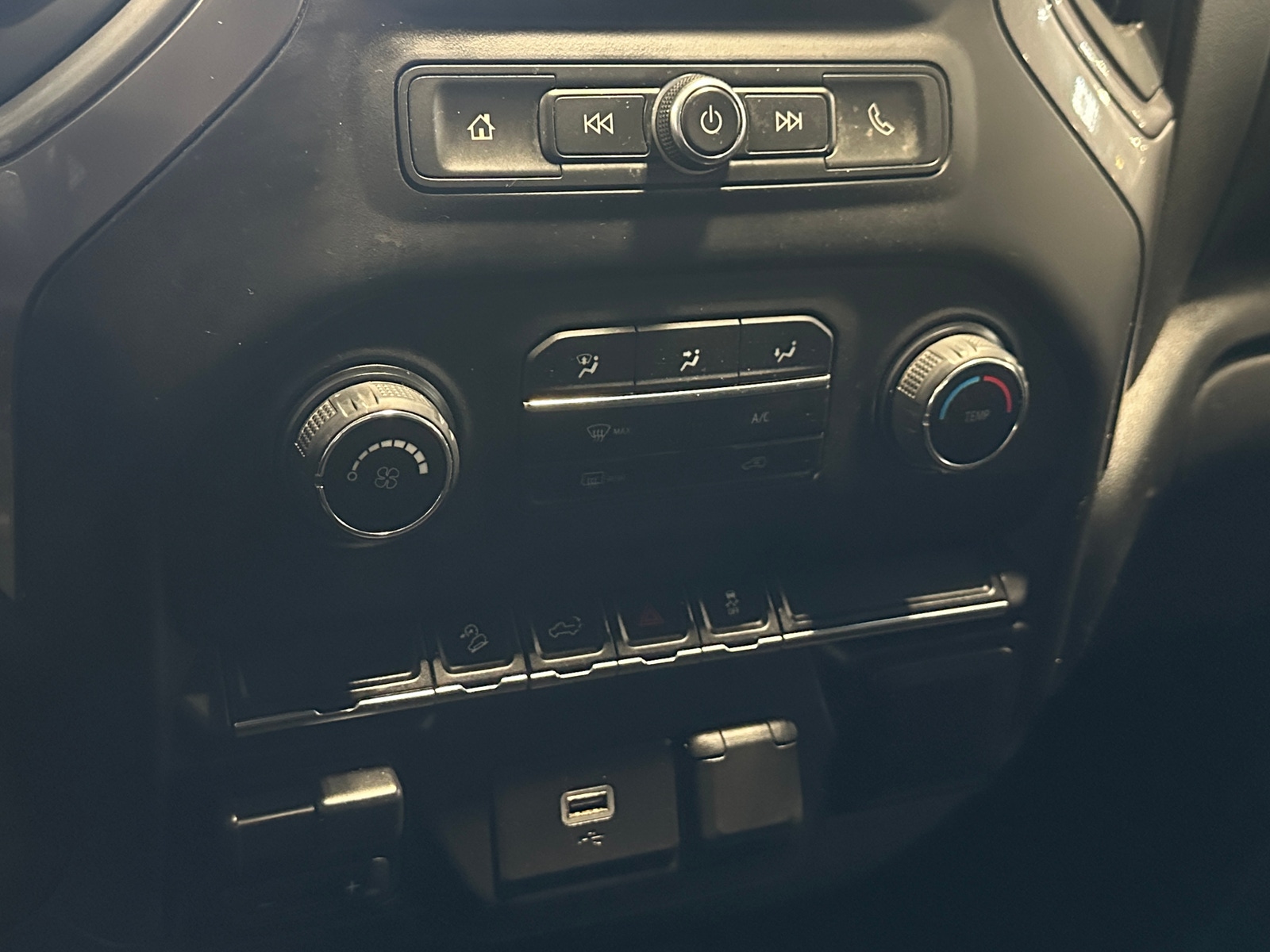 Thumbnail: 2020 Chevrolet Silverado 1500 - 4