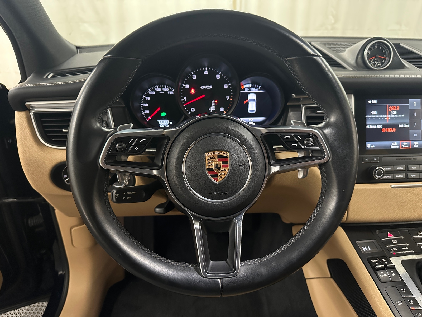 Thumbnail: 2018 Porsche Macan - 4