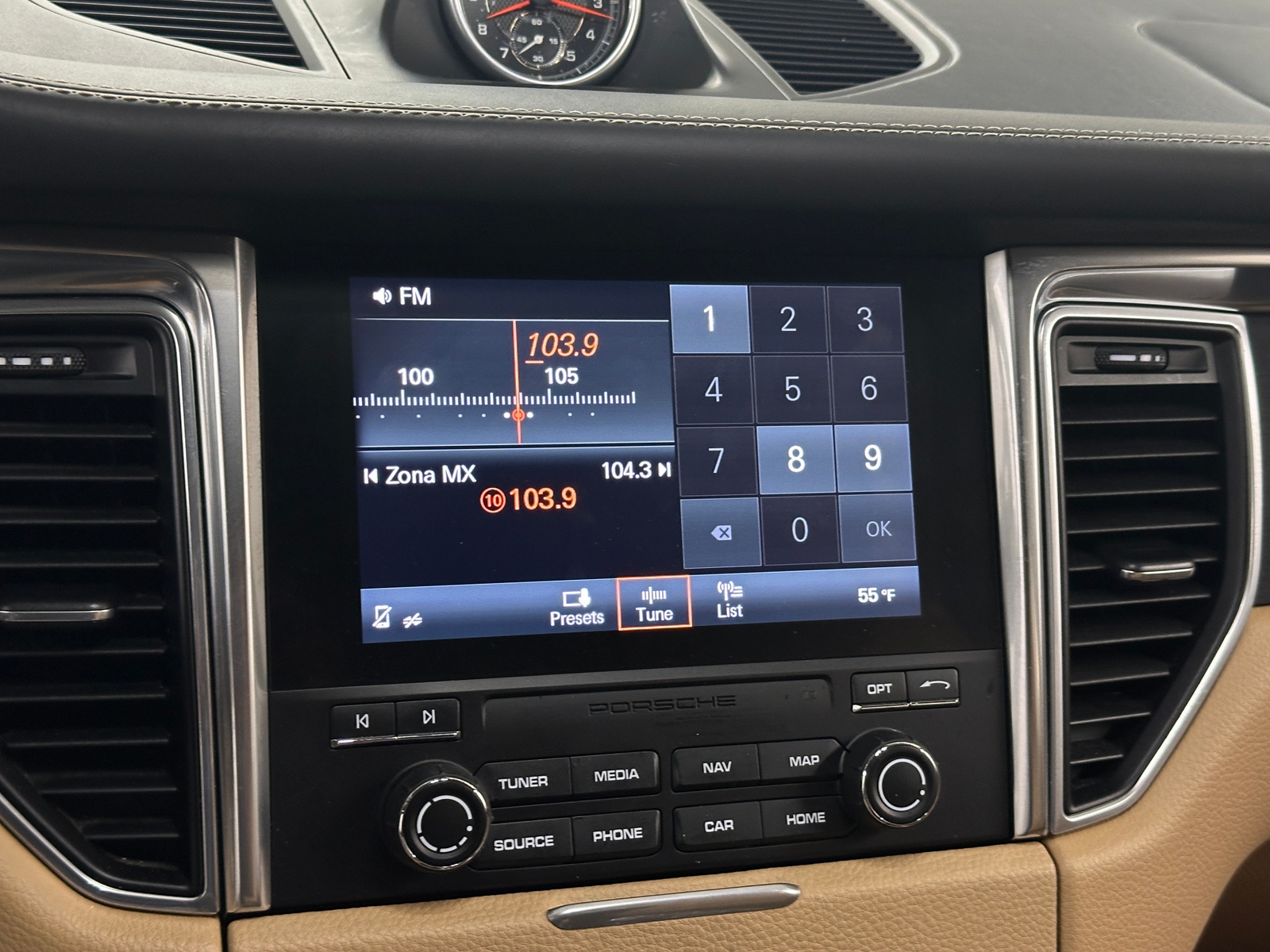 Thumbnail: 2018 Porsche Macan - 3