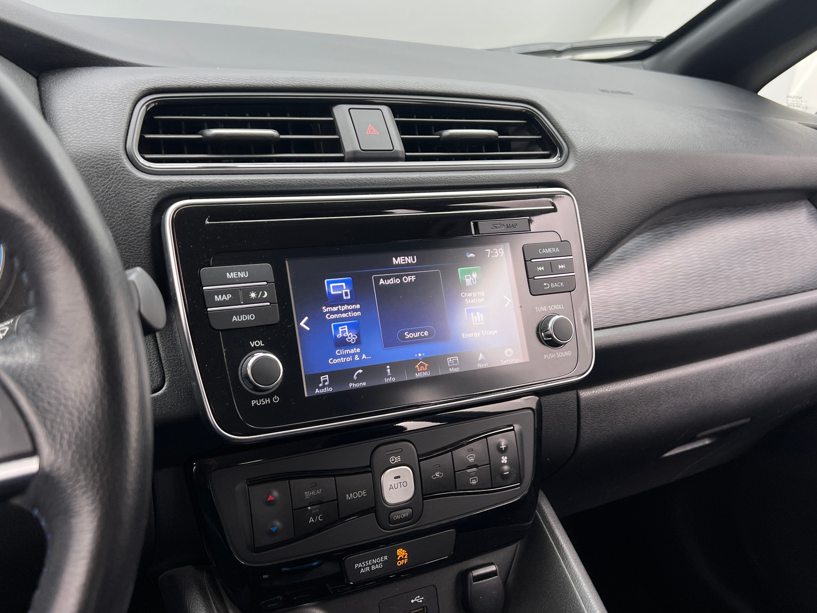 Thumbnail: 2018 Nissan Leaf - 4